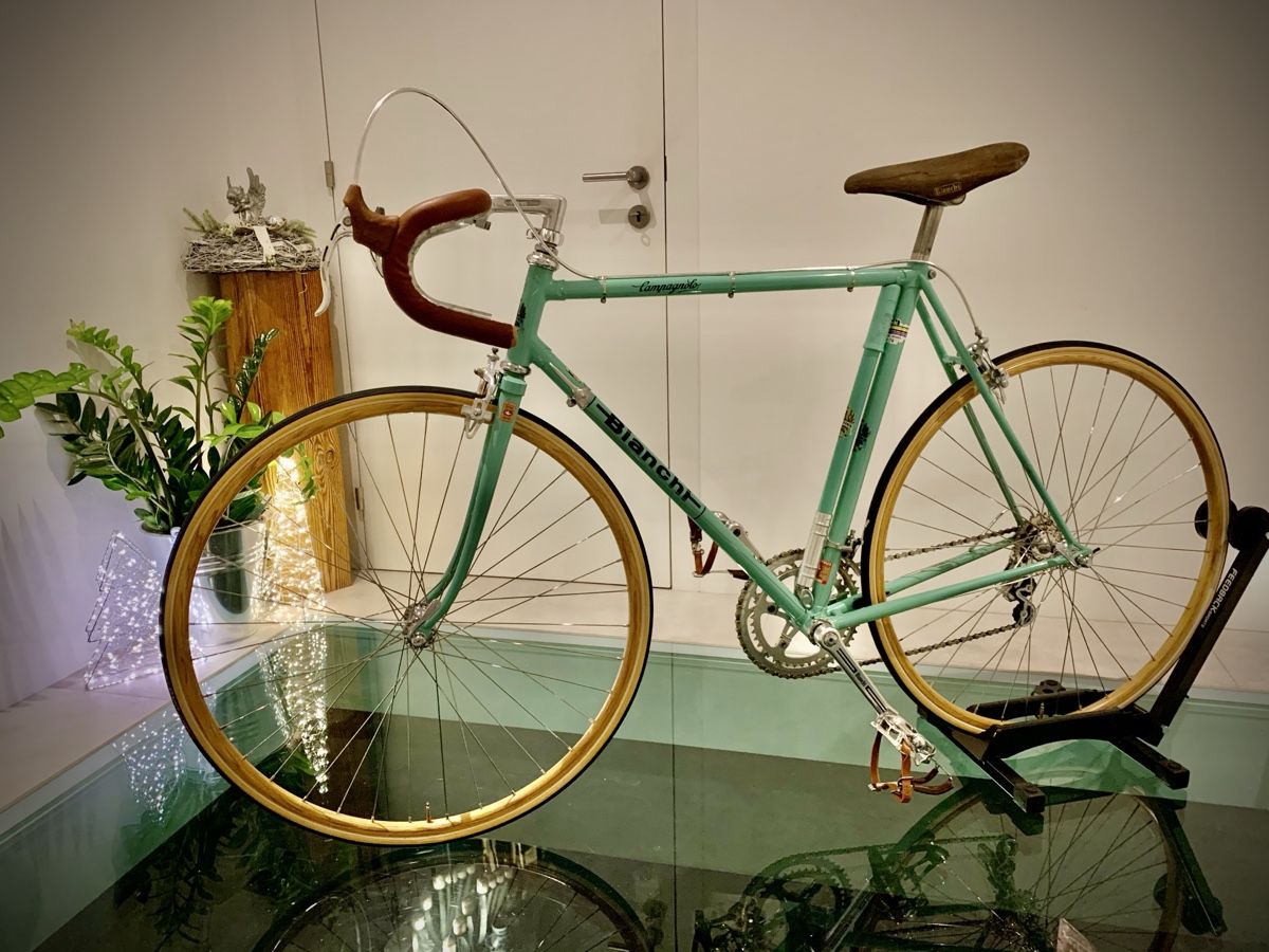 Bianchi Biciclette: Bianchi mit Holzfelgen  – Usato da Thal venduto da Strigelgass 2