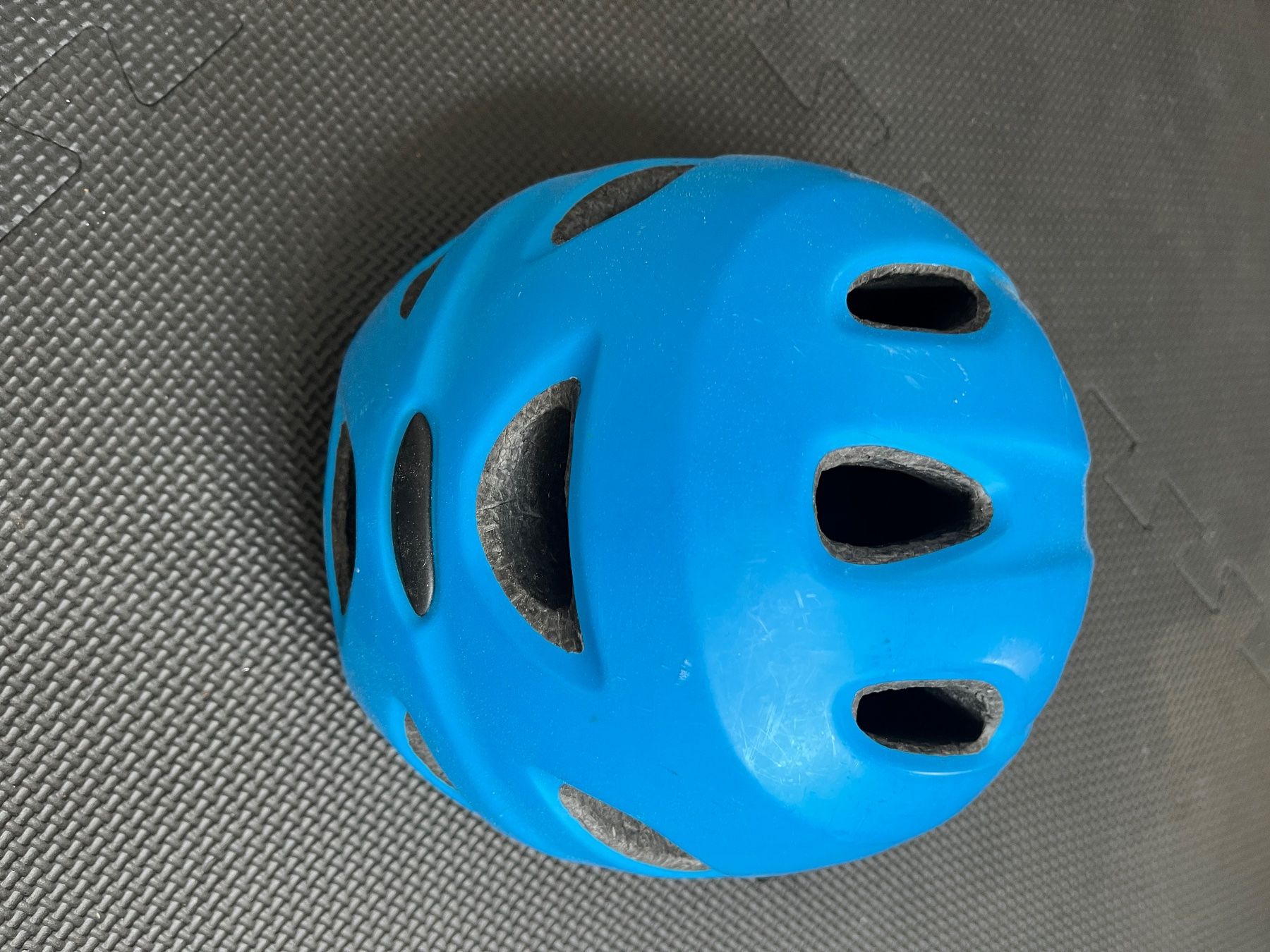 Giro Caschi: Kinder - Velohelm Giro – Usato da St. Gallen venduto da Stine22 2