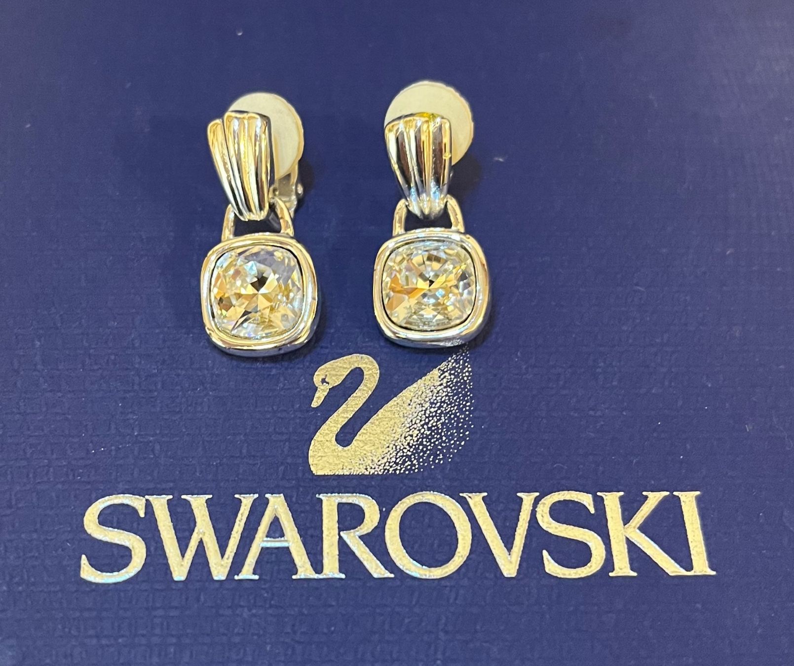 Swarovski Orecchini pendenti & Orecchini a lobo: Swarovski Ohrclips original, vintage – Nuovo (secondo la descrizione) da Kirchleerau venduto da Piroska05