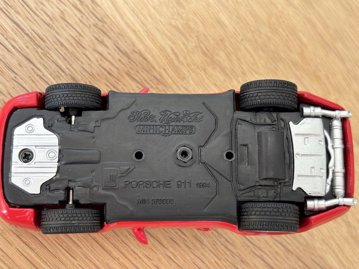 Porsche Modellini d'auto: 1 Porsche 911**Cabriolet**1:43** – Usato da Volketswil venduto da Car6 5
