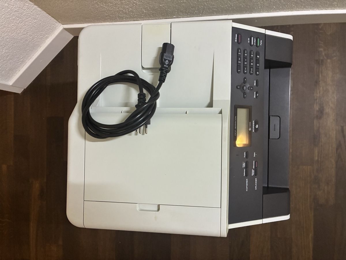 Brother Stampanti: Brother DCP-9055CDN Multifunktionsdrucker gebraucht – Usato da Tagelswangen venduto da sarahski 4