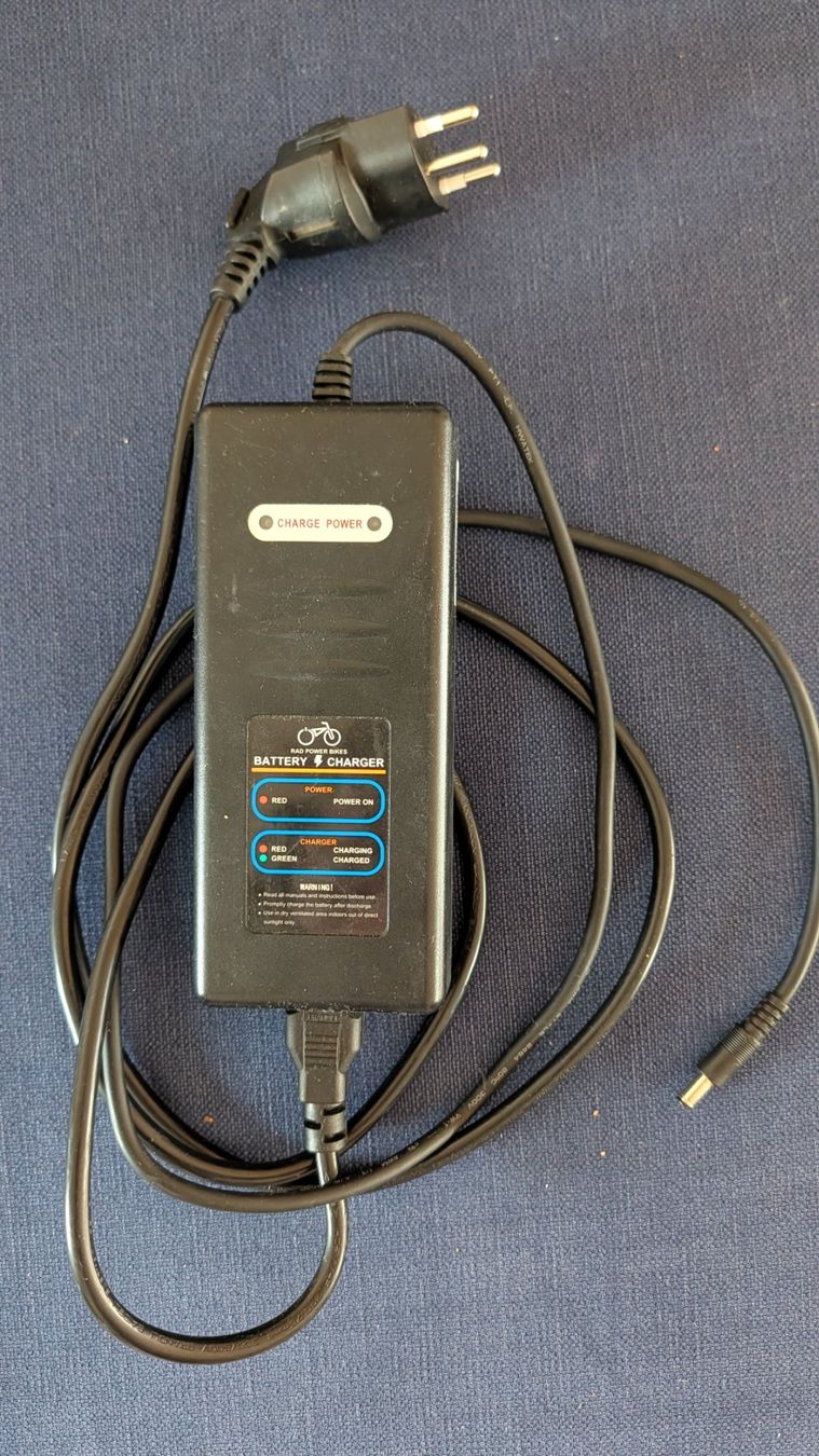 Caricabatterie: 48V 2A Battery charger – Usato da Zürich venduto da epopeyaodisea