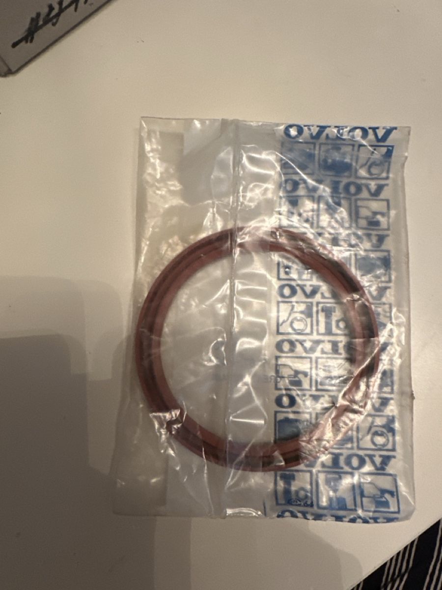 Tutti pezzi di ricambio auto: Volvo Originalteil Simmerring – Usato da Mörschwil venduto da tweety9402