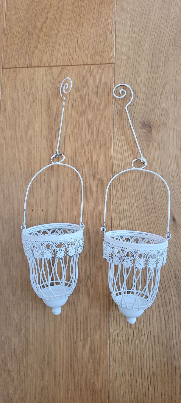 Toutes les décorations: Shabby Chic Aufhänger Körbchen – D'occasion à St. Gallenkappel par mytimes