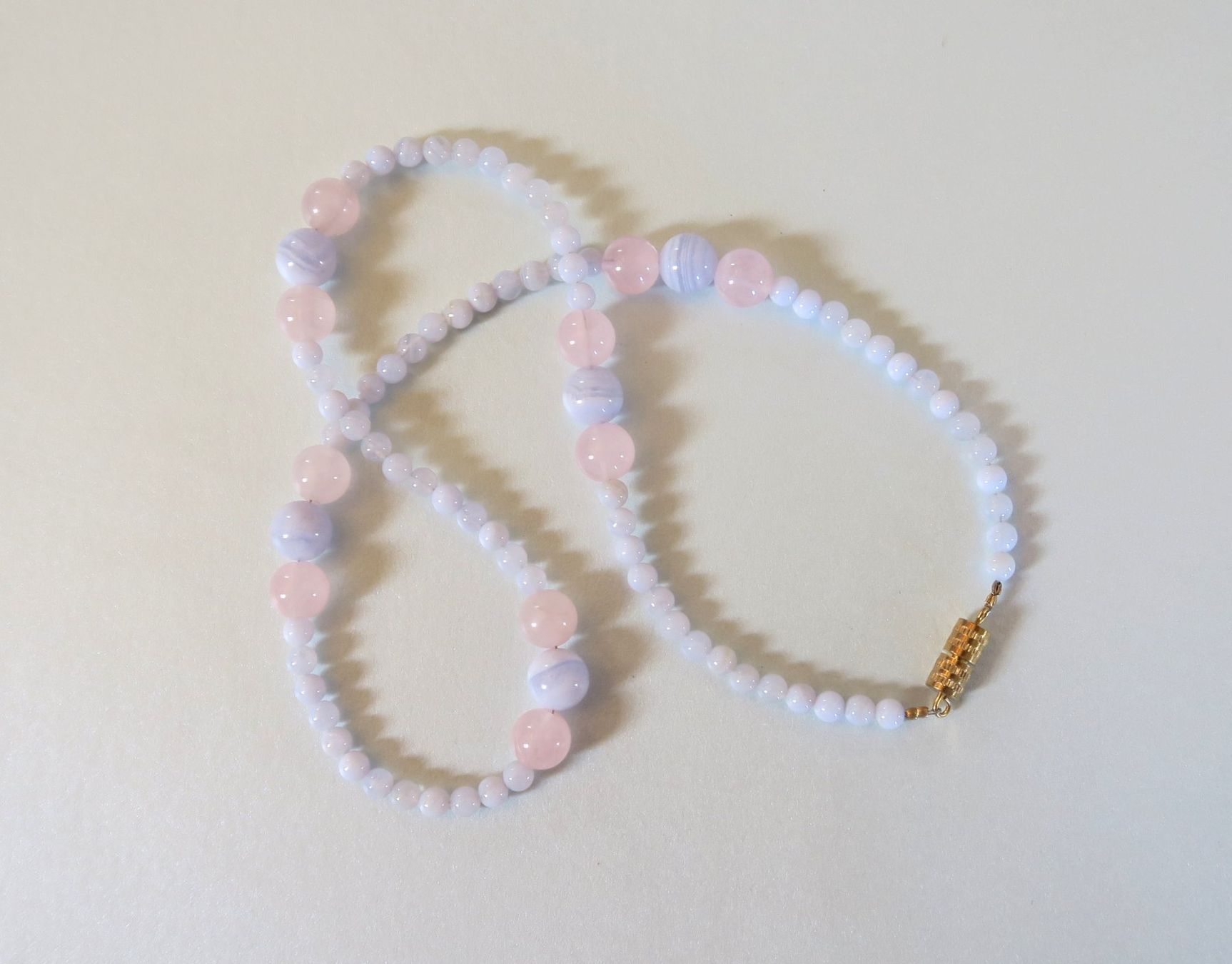 Catenine: Chalcedon/Rosenquarz Perlenkette – Usato da Brittnau venduto da marlenestone 1