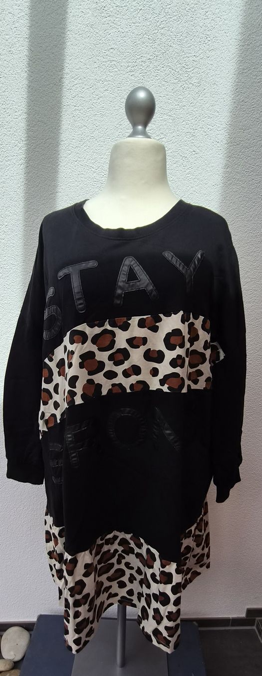 Pullover & Sweatshirts: Damen Pullover lang schwarz mit Leo-Muster  – Gebraucht aus Winznau von banditgsf 2