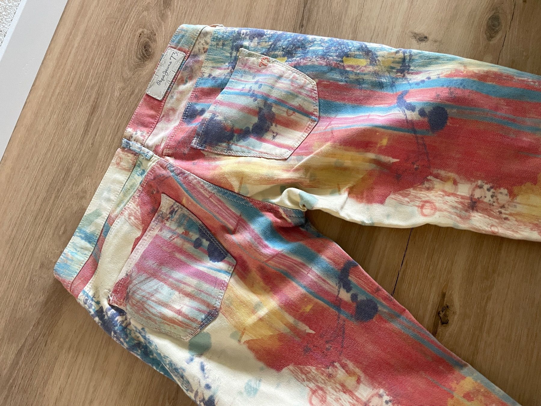 Pepe Jeans Jeans: Pepe Jeans Size 28 multicolor, low waist – Usato da Volketswil venduto da n_r_5gdf 1
