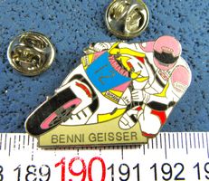 YAMAHA NO.12 RACING-MOTO BENNI GEISER 2NÄGEL-PIN ENAMEL 40mm