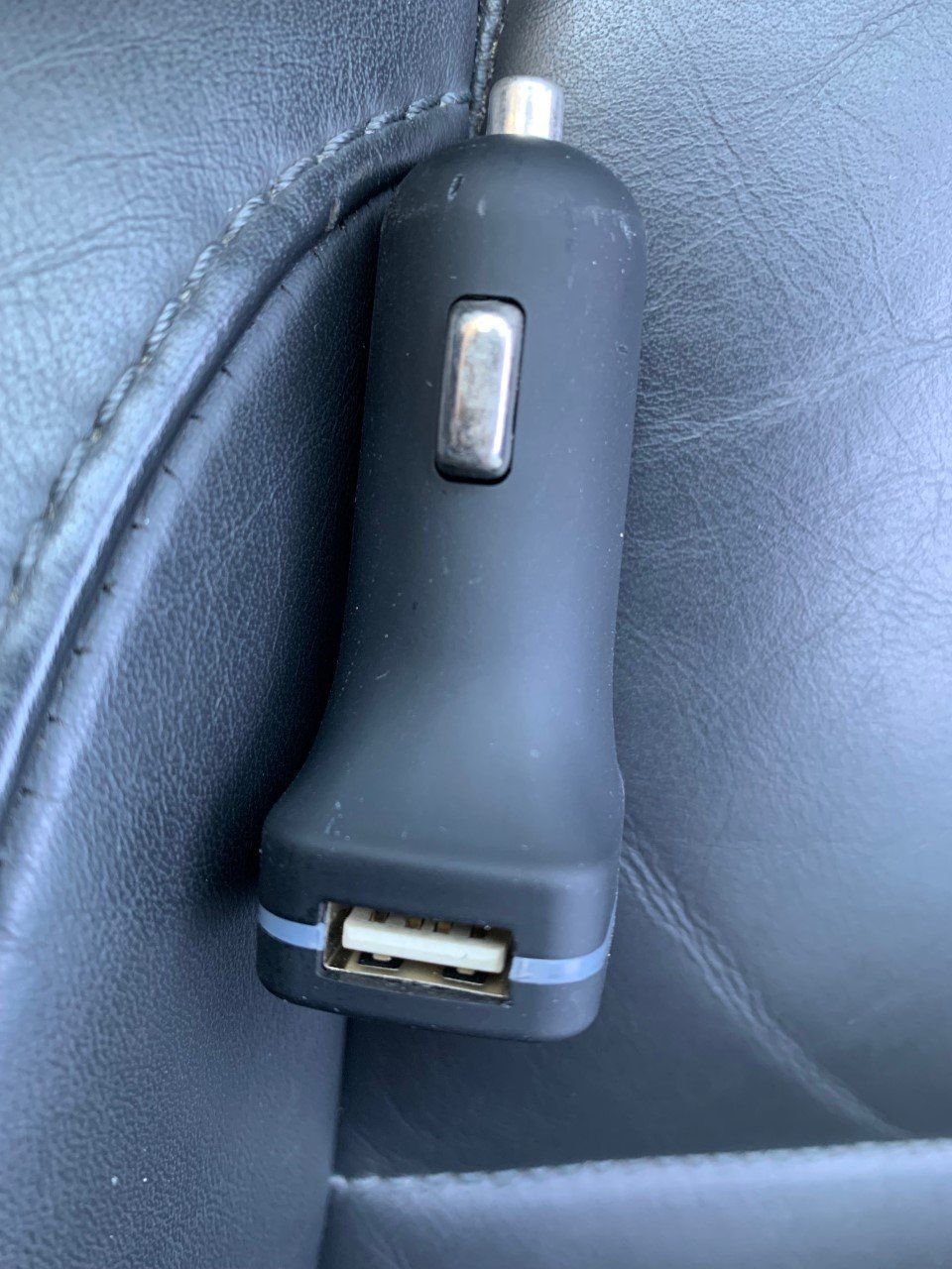 Laufwerke & Adapter: Doppel-USB Car Charger - Auto Adapter – Gebraucht aus Emmen von newdeal1970 3