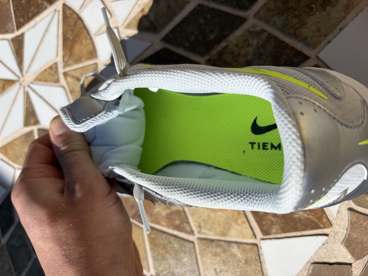 Scarpe da uomo: Hallenschuhe Tempo Nike – Nuovo (secondo la descrizione) da Neu St. Johann venduto da car_m27x 4