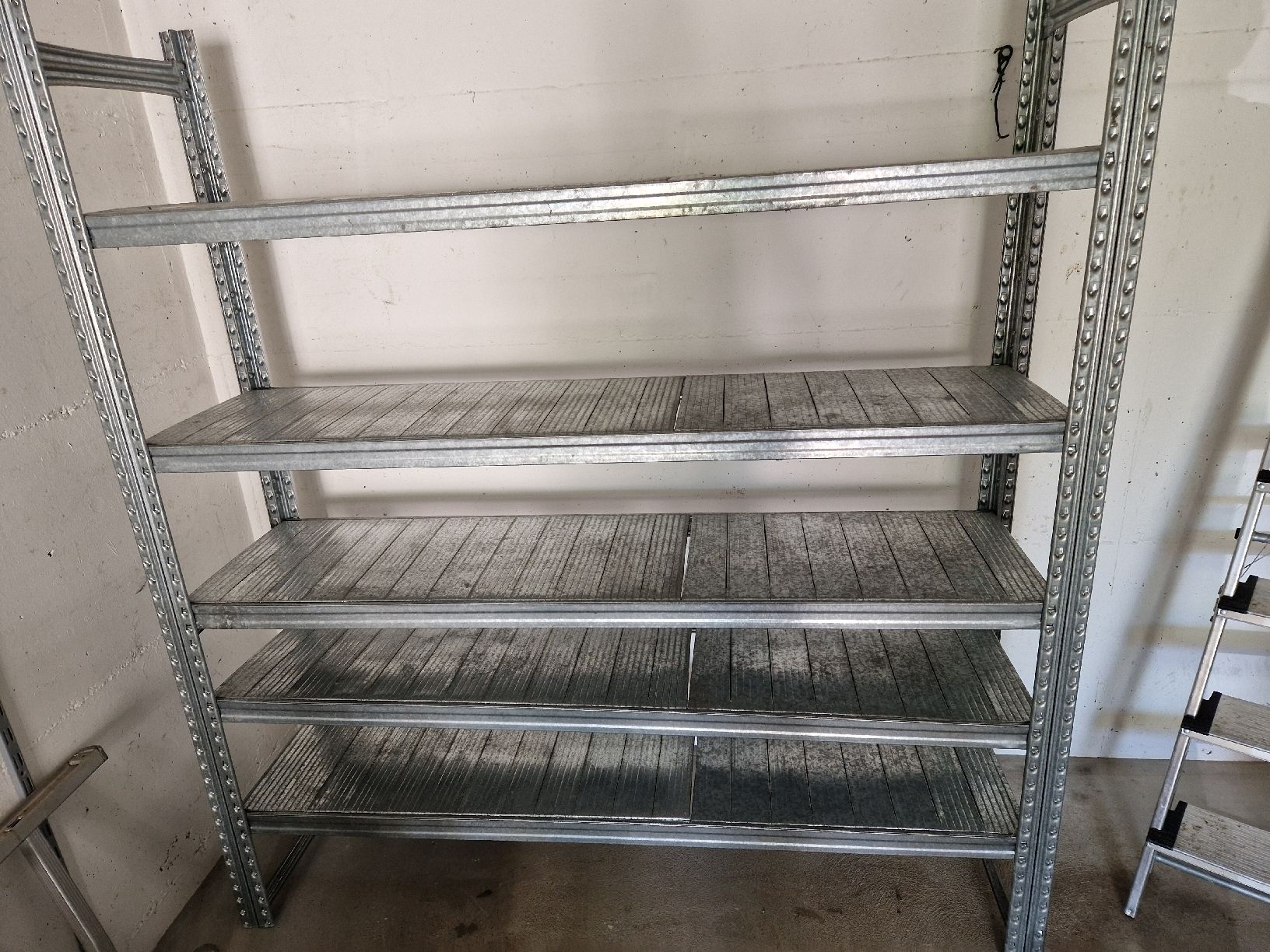 Regale: Lagergestell 5 Tablar Metall – Gebraucht aus Bellach von Freddie3