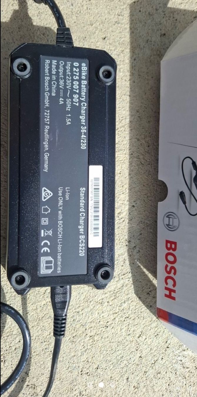 Bosch Caricabatterie: Chargeur Bosch, pour vélo 4 A – Usato da Genève venduto da man_9jdt 1