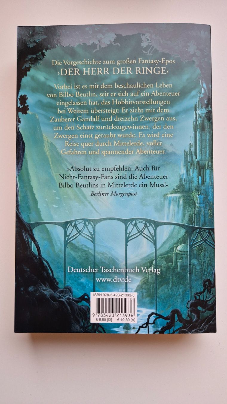 Bücher: Der kleine Hobbit     J.R.R. Tolkien – Gebraucht aus Niederweningen von  3