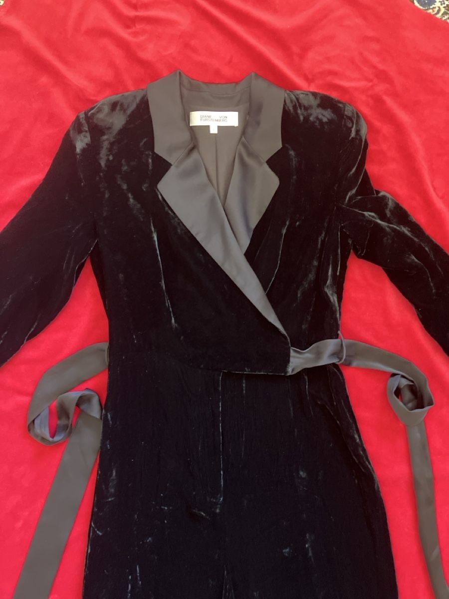 Jumpsuits: DVF Samt Jumpsuit schwarz Grösse 6 – Gebraucht aus Muralto von jac_hkz5 1