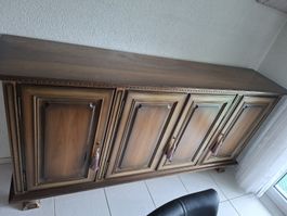 Antiker Buffetschrank, Nussbaum, sehr guter Zustand!