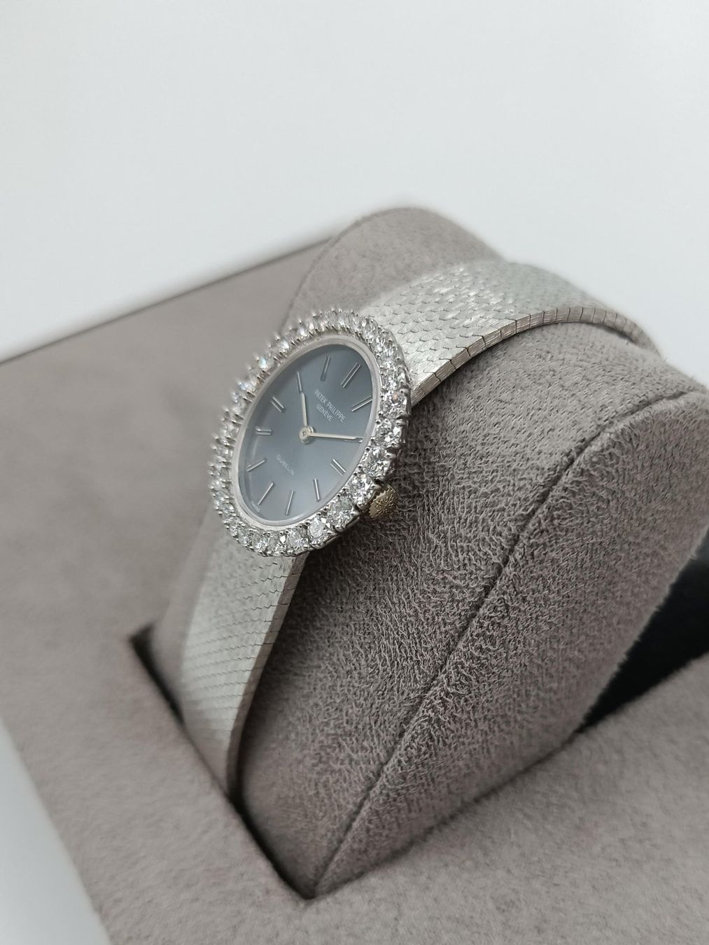 Patek Philippe Orologi: PATEK PHILIPPE "ELLIPSE LADY" GÜBELIN SIGNED, 3396/1 – Usato da Luzern venduto da EdiGem 3