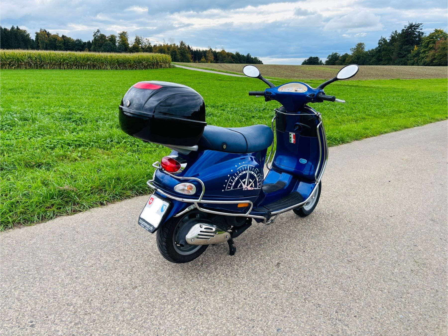 Vespa Scooter: Blaue Vespa Roller mit Topcase - Wenig km – Usato da Dübendorf venduto da mba_5yvw 2