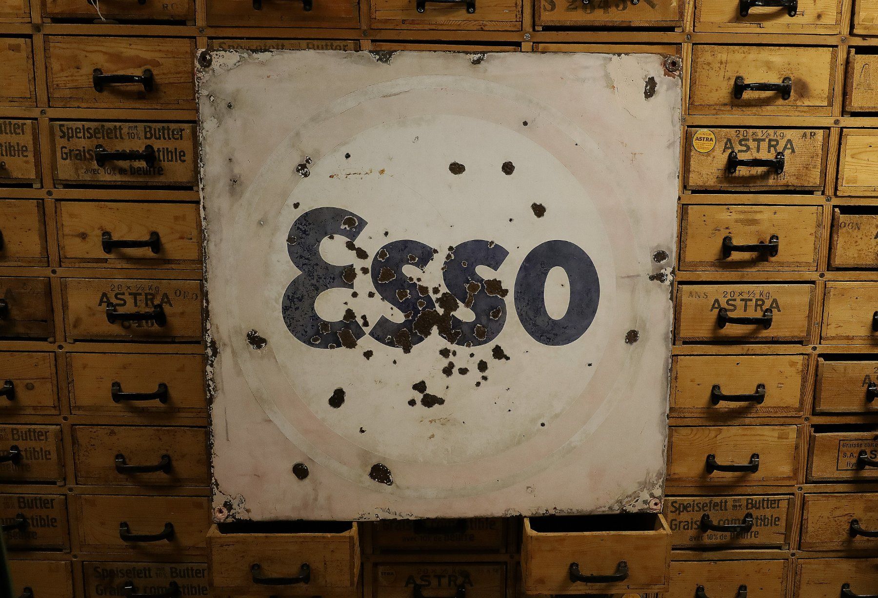 Esso Insegne: Emailschild "Esso" ca. 1 m x 1 m – Usato da Birrwil venduto da brandschatz_birrwil
