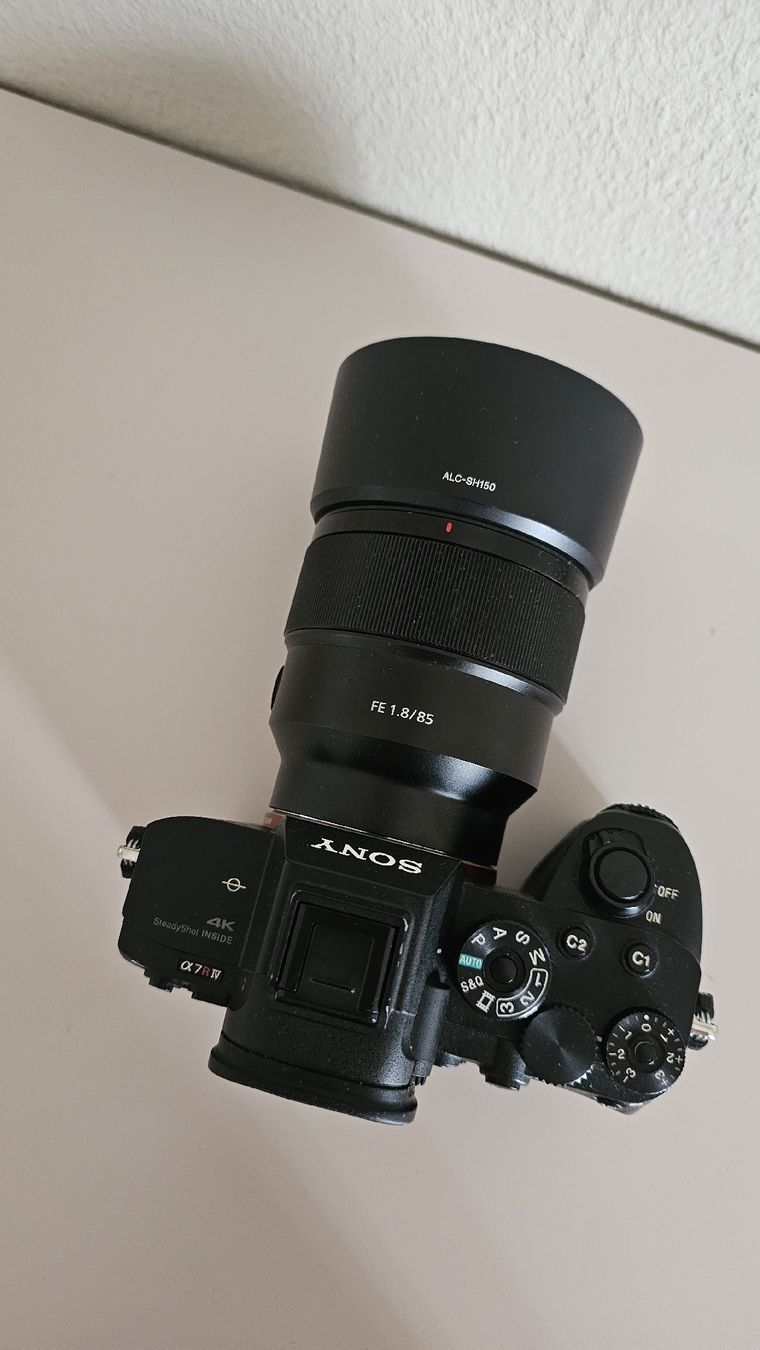 Sony Fotocamera: Sony A7R IV + 85mm f1.8 – Nuovo (secondo la descrizione) da grenchen venduto da adr_6sl7 2
