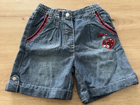 Süsse Mädchen Jeans Shorts, Grösse 86