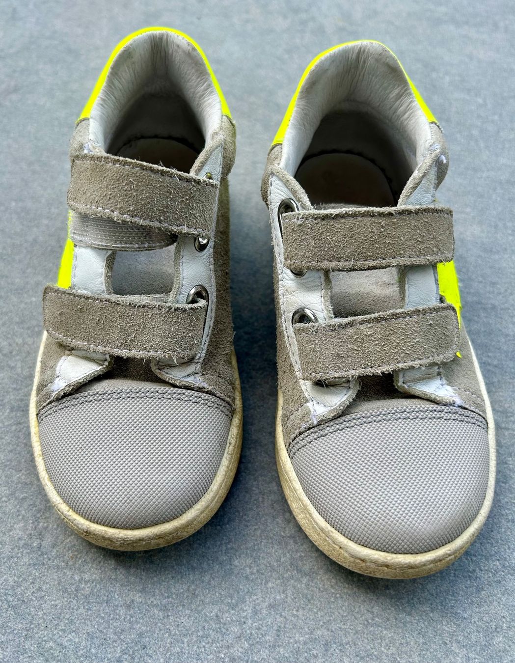 Schuhe für Jungen: Halbschuh/Turnschuh Clic, Grösse 25 – Gebraucht aus Riedholz von Abendsonne
