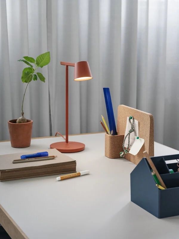 Muuto Lampade: Désigner desk lamp  - muuto tip table lamp - copper – Nuovo e nell'imballaggio originale da Lausanne venduto da Global.P 2