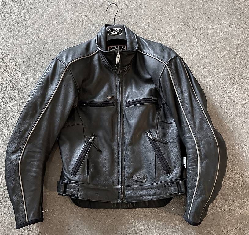 IXS Giacche: Motorrad Lederjacke von IXS mit Protektoren – Usato da Bern venduto da RealYoda