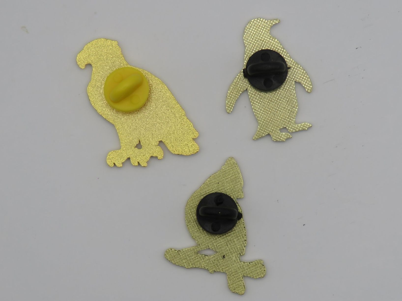 Broschen & Nadeln: 3x PIN - ADLER - KARDINAL VOGEL - PINGUIN - Neu – Neu und originalverpackt aus Grenchen von Yamahwildstar16 7