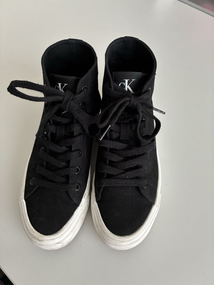 Calvin Klein Scarpe da donna: Calvin Klein Sneaker high schwarz  – Usato da Zug venduto da mar_qc2v 1