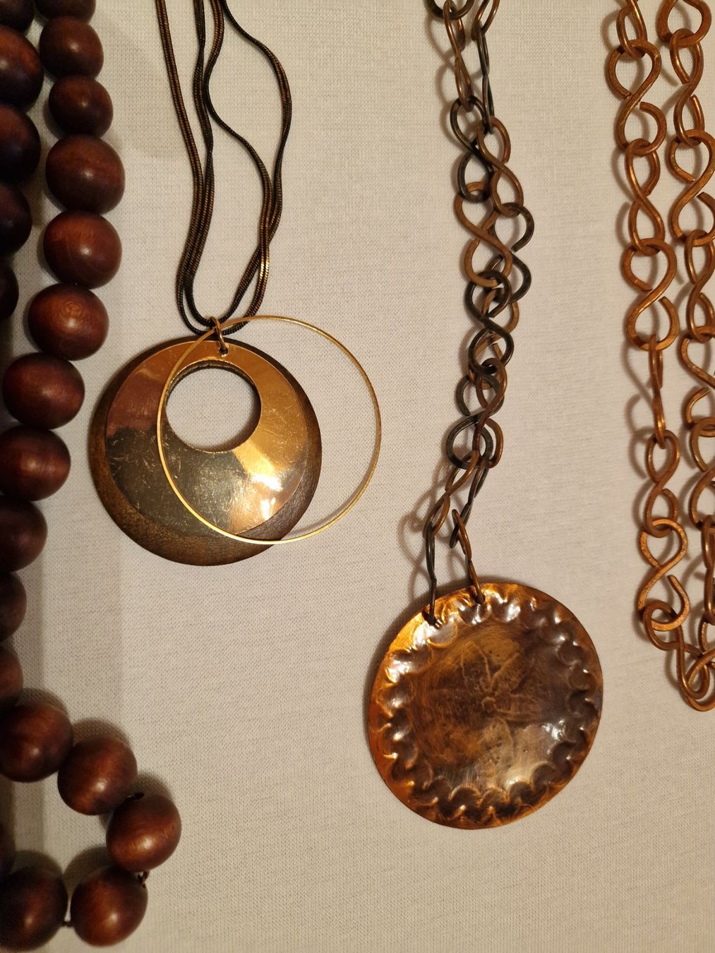 Sonstiger Schmuck: Modeschmuck  -  Konvolut von 6 Halsketten – Gebraucht aus Röthenbach i. E. von Heureka5 7