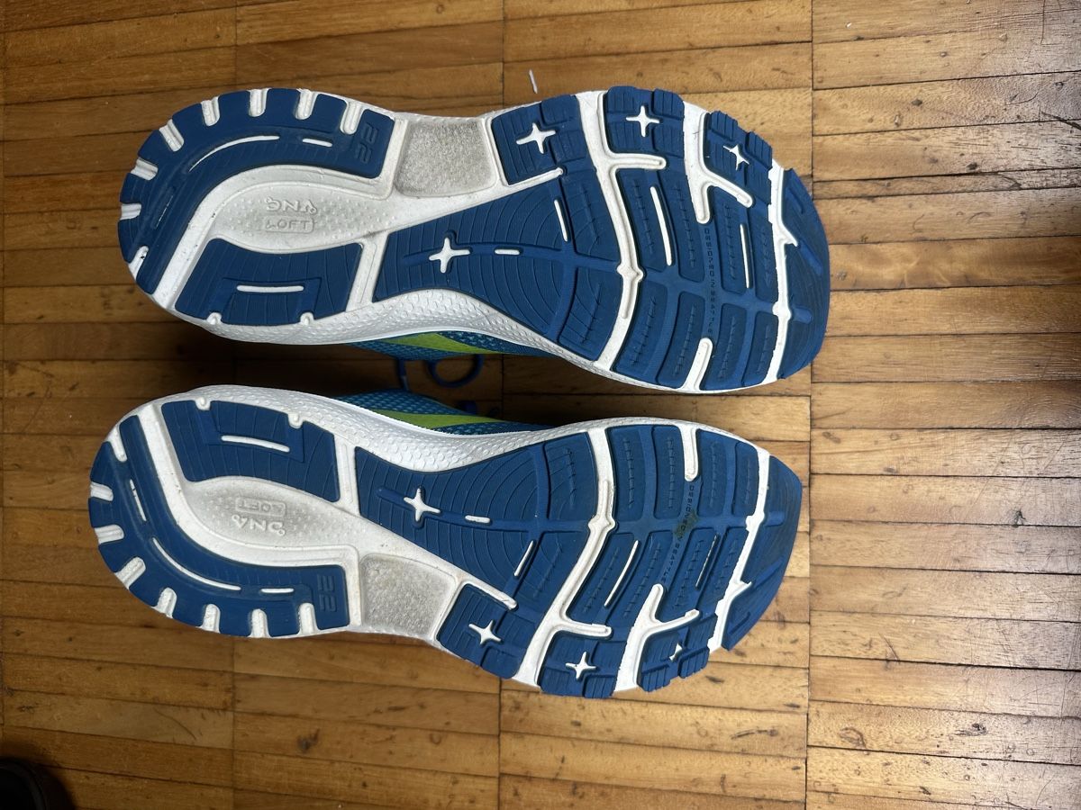 Brooks Adrenaline GTS 22 Laufschuhe blau Grösse 42.5 (D'occasion) à ...