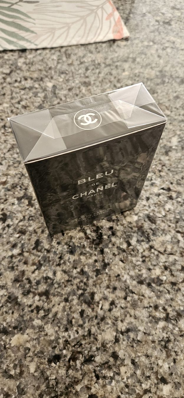 Chanel Profumi & Eau de Toilette: Profumi Uomo: 2 Bleu de Chanel Paris 100ml Eau de Parfum – Nuovo e nell'imballaggio originale da Berneck venduto da mau_6z9r 1