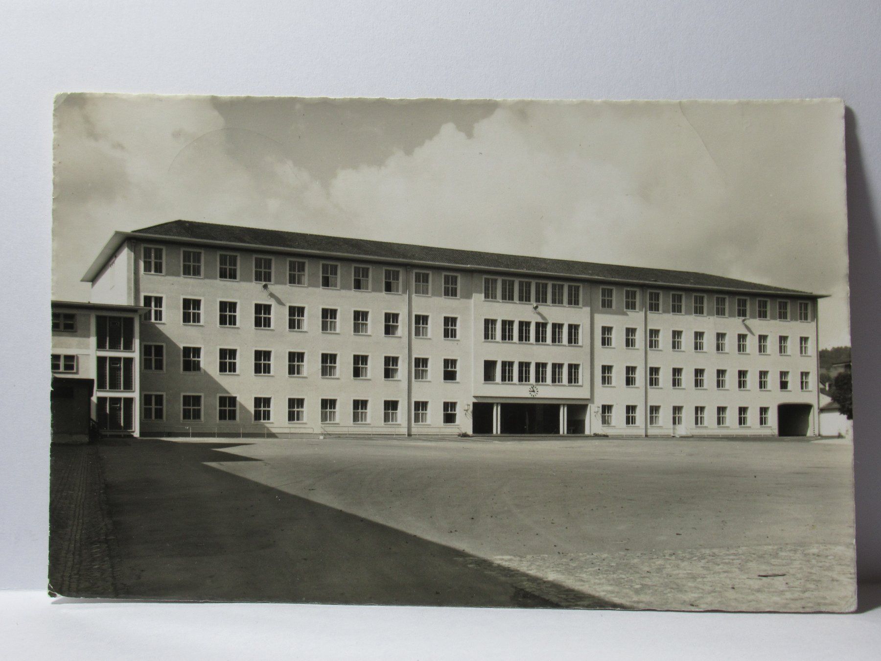 Cartoline postali: Liestal , Kaserne , Feldpost 1955 – Usato da Grenchen venduto da Bluemchen1900