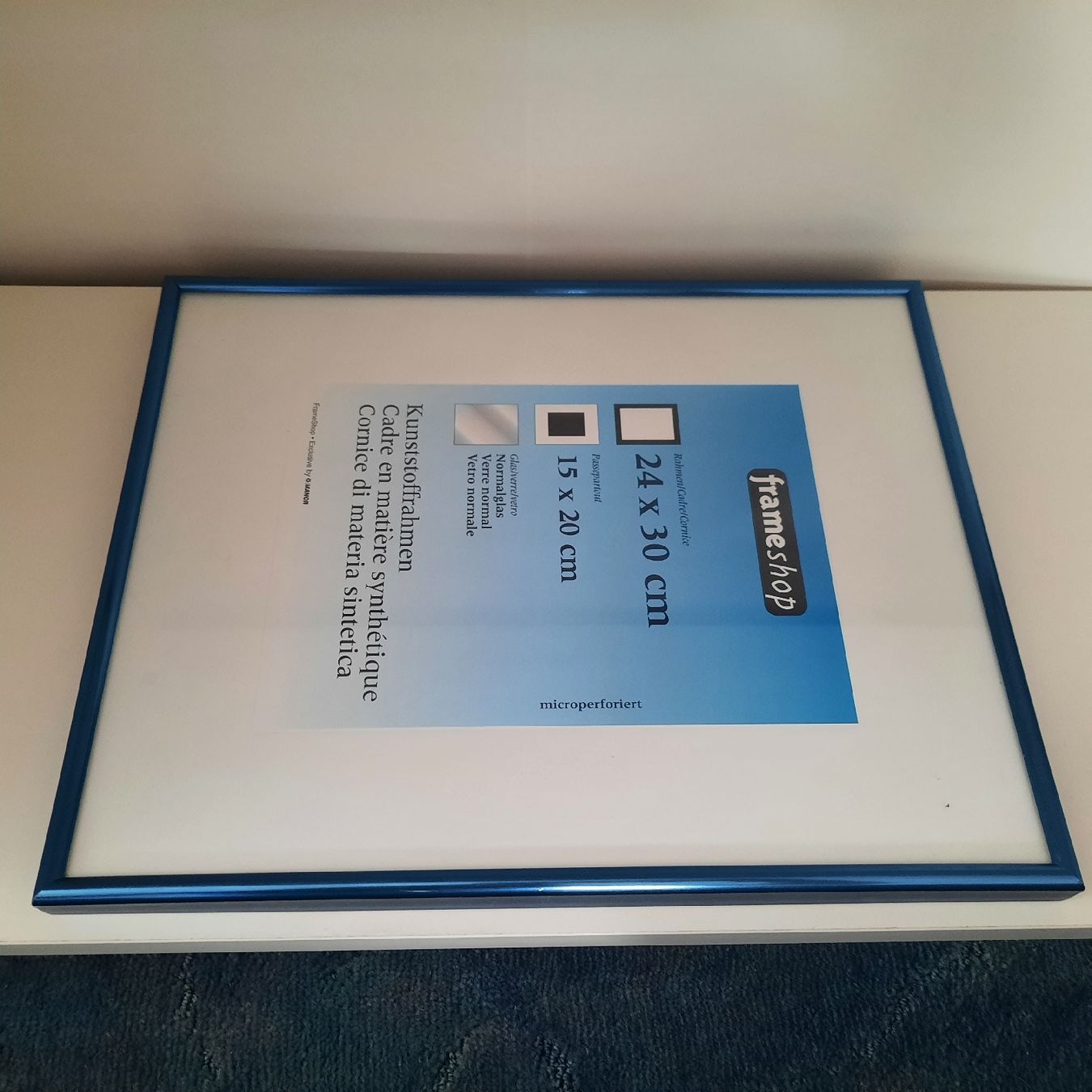 Cornici: Neuwertiger, blauer Bilderrahmen, 24 x 30 cm, Frameshop – Nuovo (secondo la descrizione) da Niederbuchsiten venduto da Cheasily