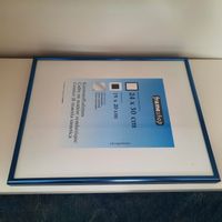 Neuwertiger, blauer Bilderrahmen, 24 x 30 cm, Frameshop