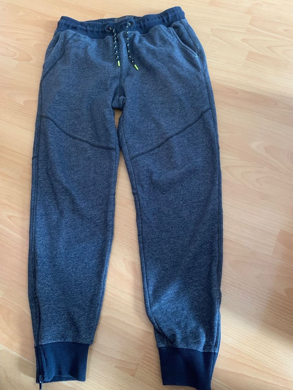 Hosen: Pantalon de jogging bleu t. S – Gebraucht aus MEYRIN von Gwendo10