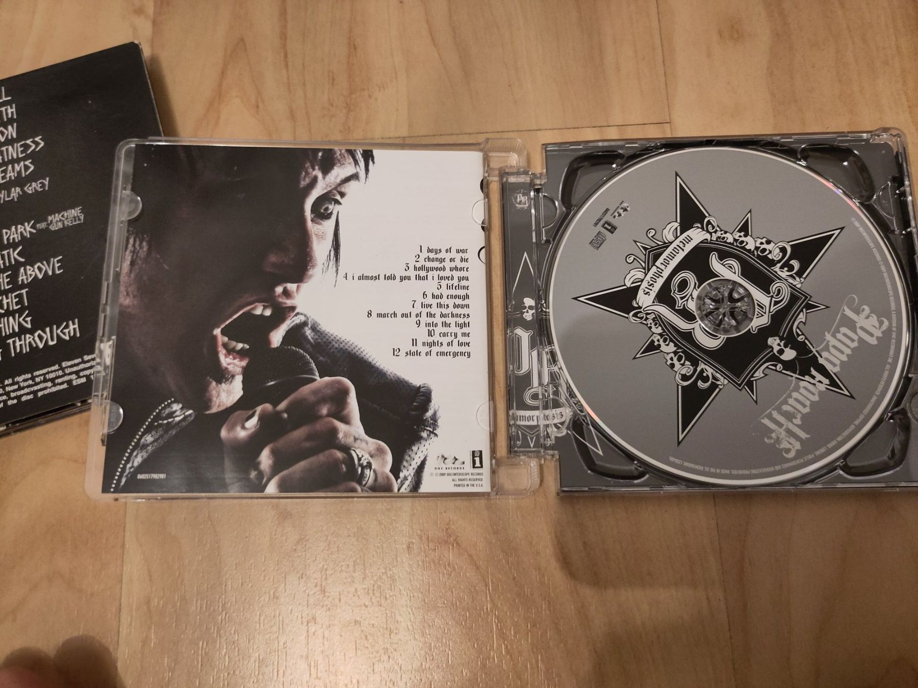 CD: Papa Roach 2er CD Sammlung Metamorphosis & crooked teeth – Usato da Kreuzlingen venduto da lenkes_Mediathek 6