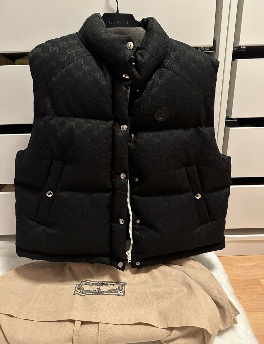 Gucci Gilets: Gucci Weste – Neuf avec emballage d'origine à Hinwil par pas_hw6w 2