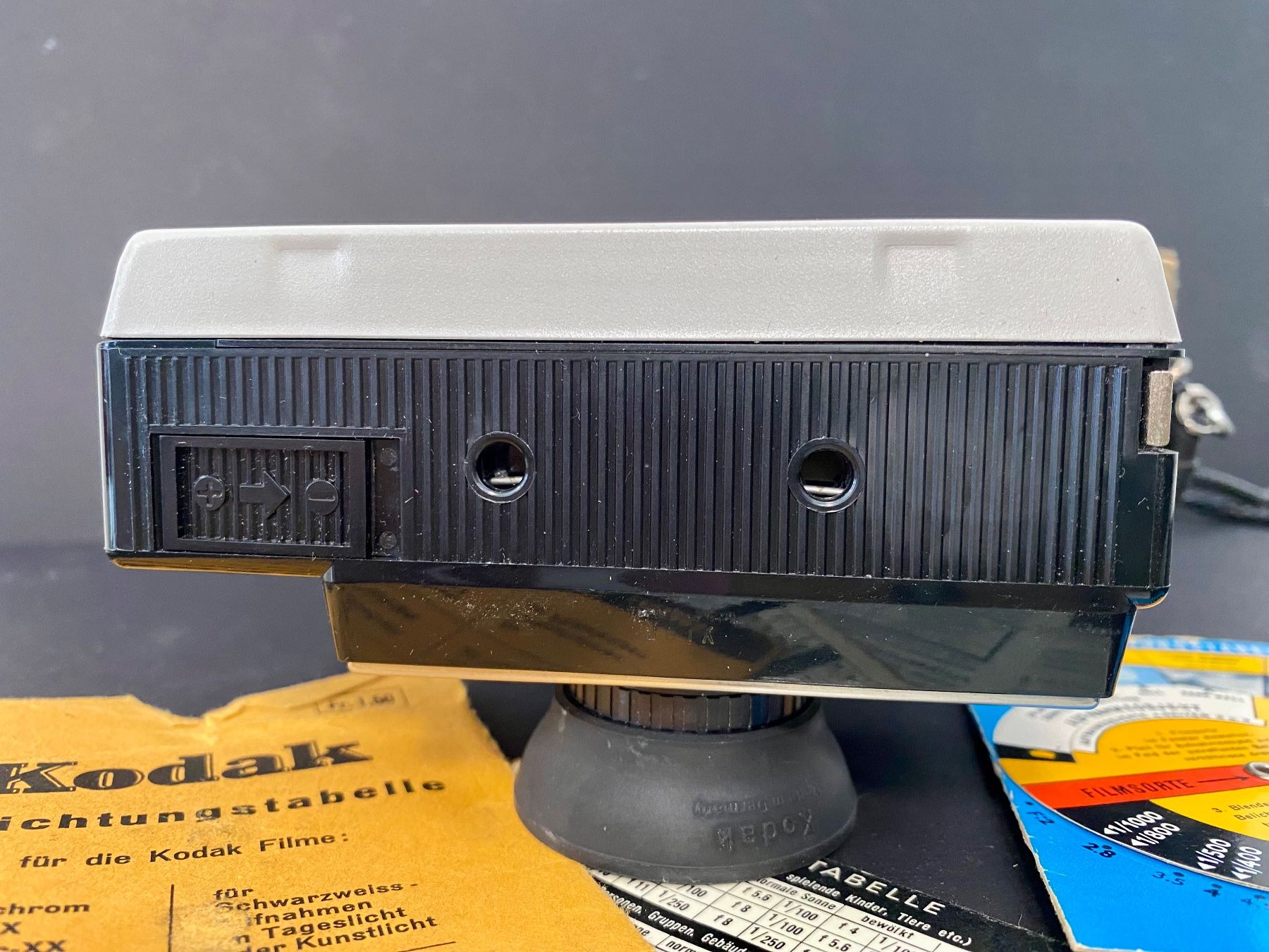 Kodak Fotocamera: Kodak Instamatic 220 avec manuels et housse – Usato da Sion venduto da ROBY_ROBY_ROBY 4