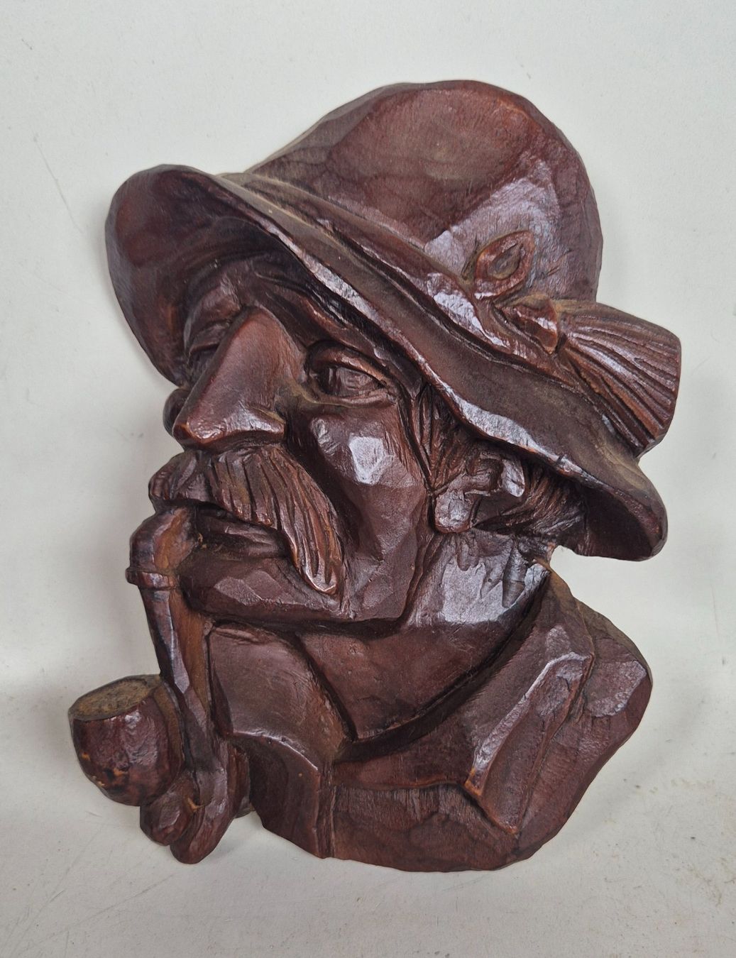 Statuette: alter Bauer mit Pfeife handgeschnitzt aus Holz – Usato da Neerach venduto da SilliS