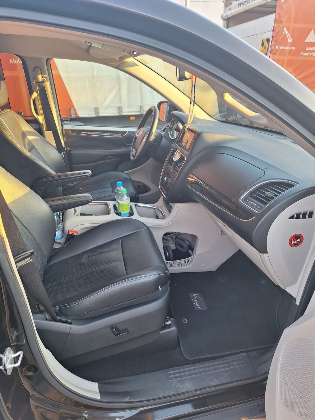 Lancia Autos: LANCIA VOYAGER 2.8D – D'occasion à Gais par mpe_mr7q 8