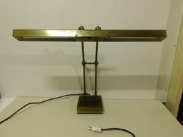 Elegante Messing Tischlampe - Zeitloses Design für Ihr Büro!