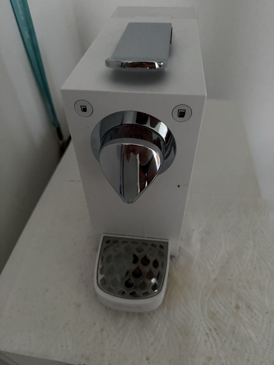 Delizio Kaffeemaschinen & Espressomaschinen: Delizio Kapselkaffeemaschine Weiss – Gebraucht aus Frauenfeld von saskia.34