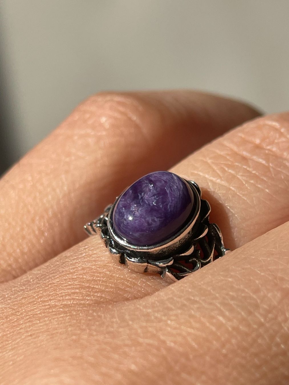 Anelli: Vintage-Ring mit Charoit Verstellbar – Nuovo e nell'imballaggio originale da Schiers venduto da sisikristall 1