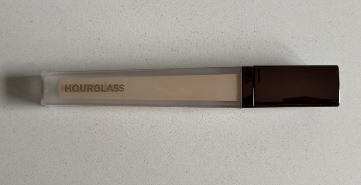 Hourglass Make-up: Hourglass Vanish Concealer - Cedar – Usato da Zürich venduto da JessGar