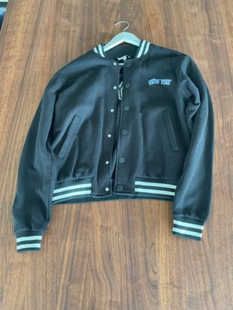 Schwarze College Jacke, Grösse XS.