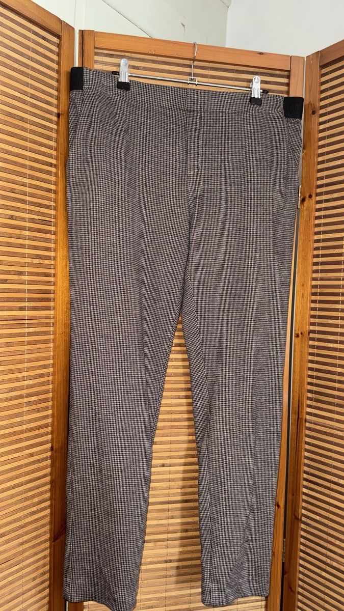 Esprit Pantaloni: Stoffhose von Esprit 42 – Usato da Gümligen venduto da morticiaaddams