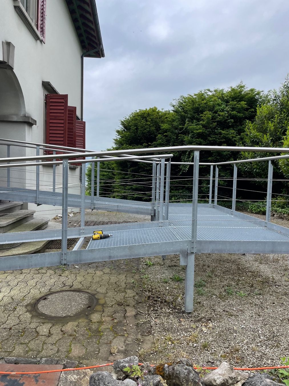 Auffahrrampen: Modulare Rampe mit Handlauf – Gebraucht aus Zumikon von  1
