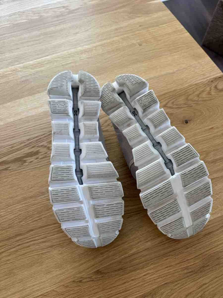On Scarpe da donna: On Schuhe Grösse 40 – Usato da Zürich venduto da fre_fj8z 3
