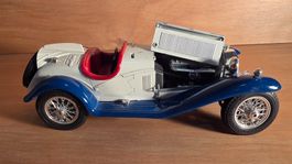 Bburago Alfa Romeo 2300 Spider 1932 1:18 Modellauto Metall
